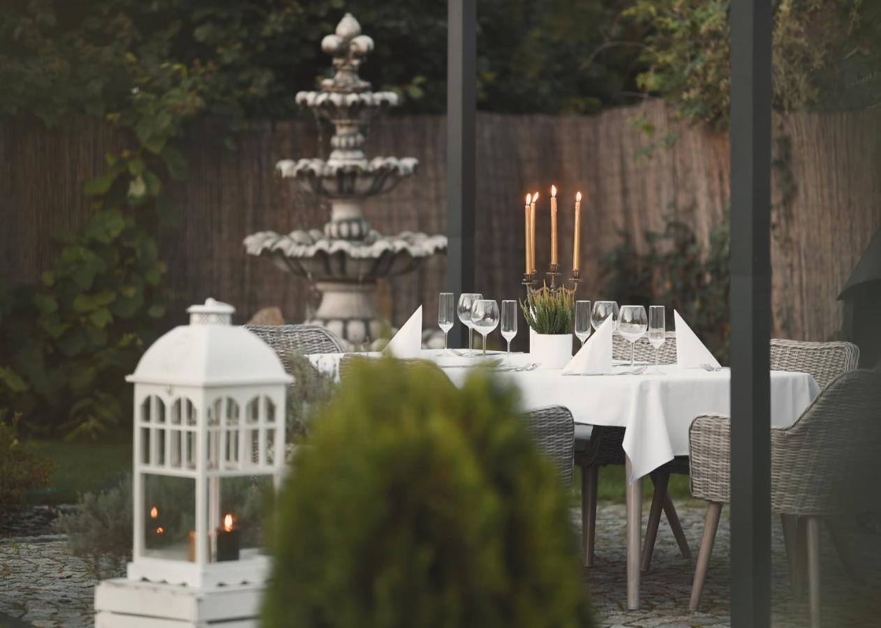 Aparthotel&Restaurant Rezydencja Limba Namysłów Bagian luar foto